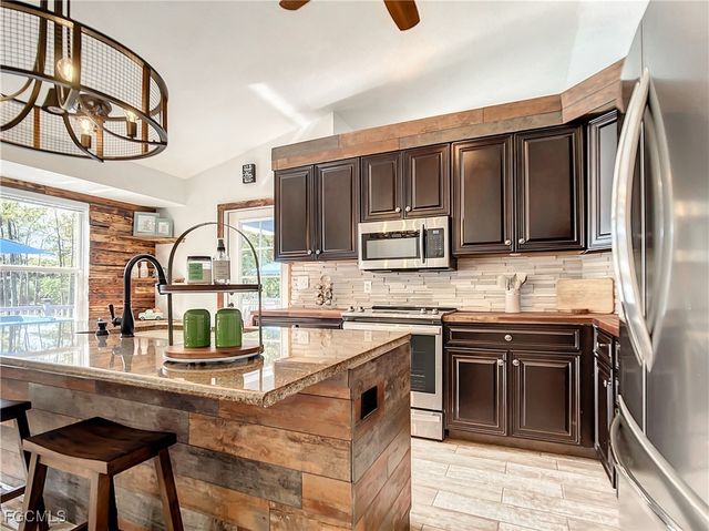 2511 6th ST NW, Naples, FL 34120