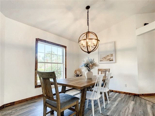 2511 6th ST NW, Naples, FL 34120