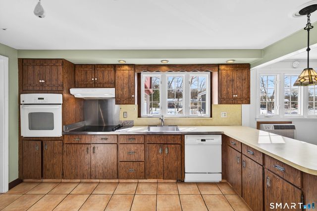 7 Deerbrook Road, Norwich, CT 06360