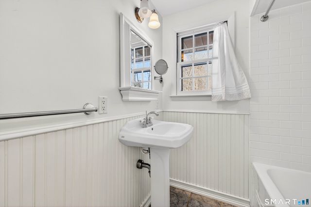 7 Deerbrook Road, Norwich, CT 06360