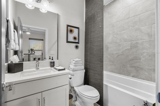 946 HIGHLAND AVENUE 27, Dunedin, FL 34698