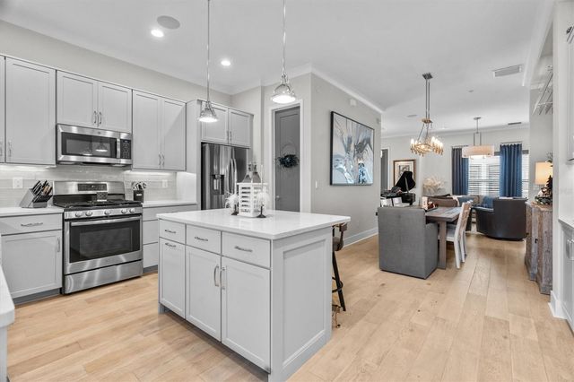 946 HIGHLAND AVENUE 27, Dunedin, FL 34698