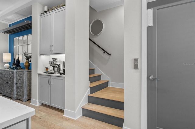 946 HIGHLAND AVENUE 27, Dunedin, FL 34698