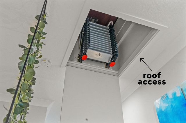 946 HIGHLAND AVENUE 27, Dunedin, FL 34698