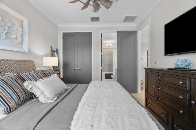 946 HIGHLAND AVENUE 27, Dunedin, FL 34698