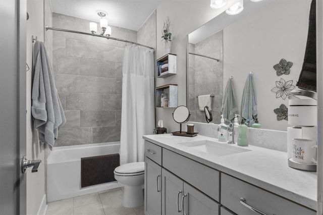 946 HIGHLAND AVENUE 27, Dunedin, FL 34698