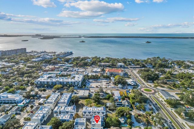 946 HIGHLAND AVENUE 27, Dunedin, FL 34698
