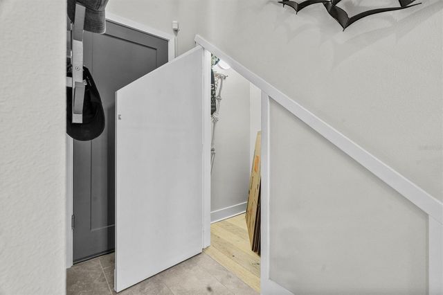 946 HIGHLAND AVENUE 27, Dunedin, FL 34698