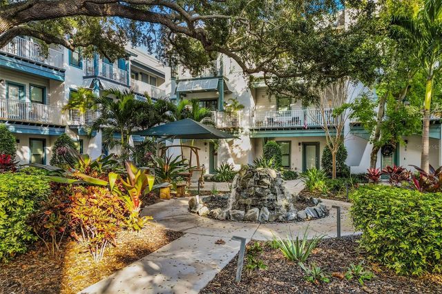 946 HIGHLAND AVENUE 27, Dunedin, FL 34698