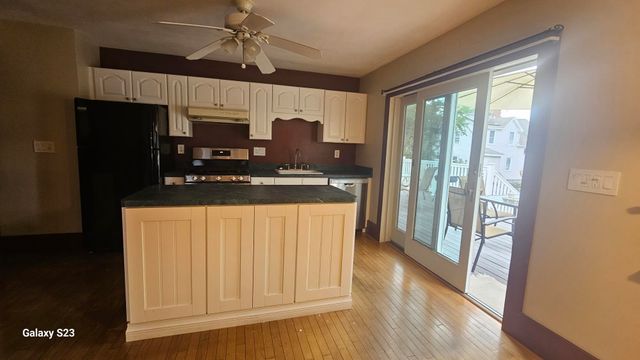 6-8 Gibbons Av. 8, Milford, MA 01757