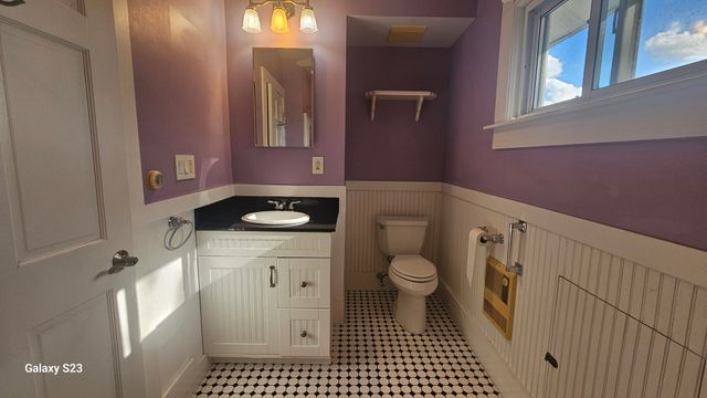 6-8 Gibbons Av. 8, Milford, MA 01757