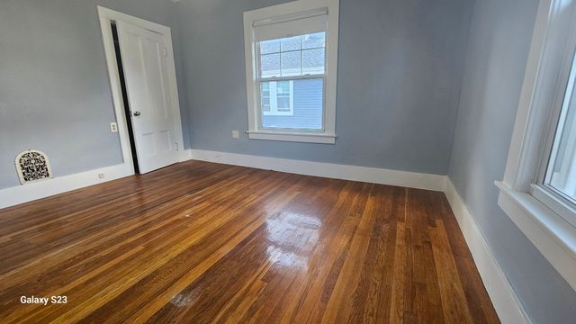 6-8 Gibbons Av. 8, Milford, MA 01757