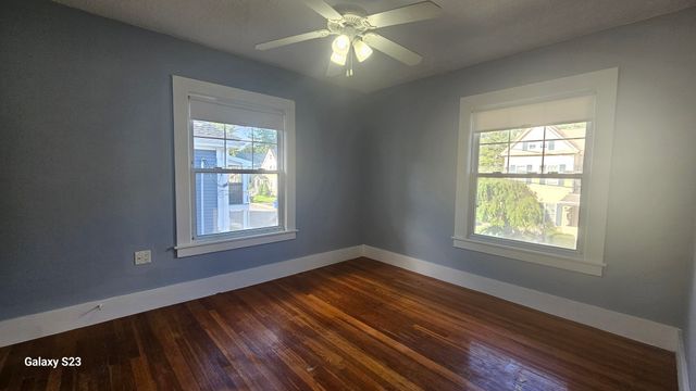 6-8 Gibbons Av. 8, Milford, MA 01757