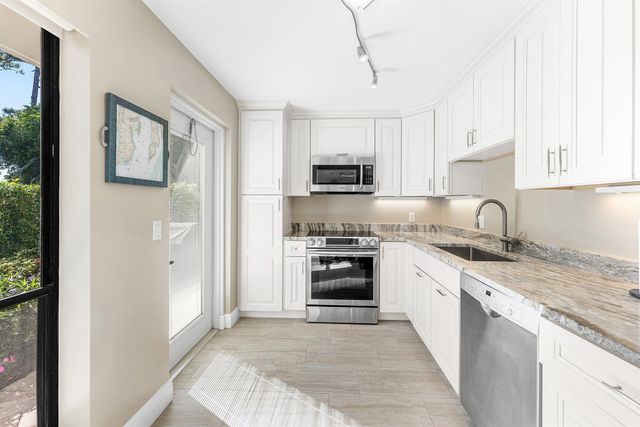 4601 Kittiwake Court Kittiwake, Boynton Beach, FL 33436