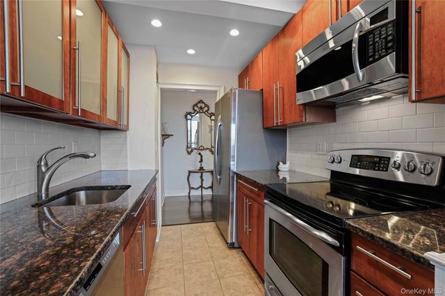 12 Old Mamaroneck Avenue 6C, White Plains, NY 10605