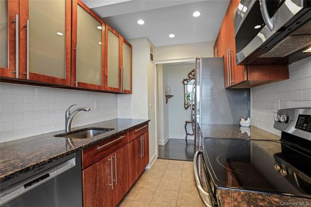 12 Old Mamaroneck Avenue 6C, White Plains, NY 10605