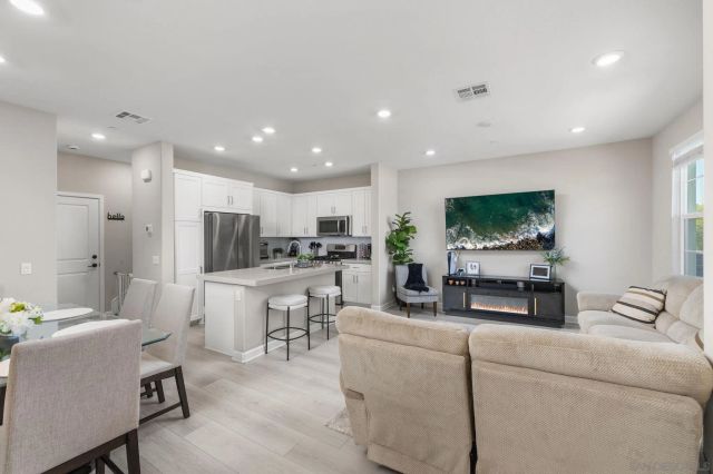 1202 Sunrise View 103, San Marcos, CA 92078