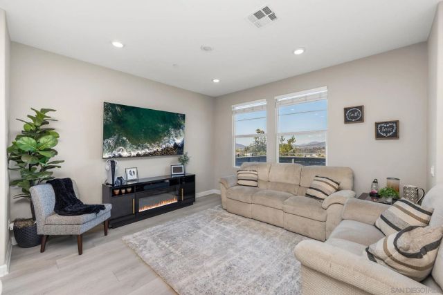 1202 Sunrise View 103, San Marcos, CA 92078
