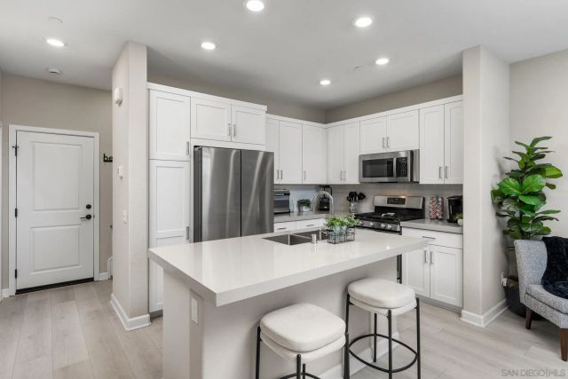 1202 Sunrise View 103, San Marcos, CA 92078