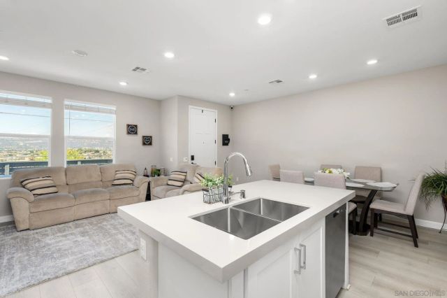 1202 Sunrise View 103, San Marcos, CA 92078