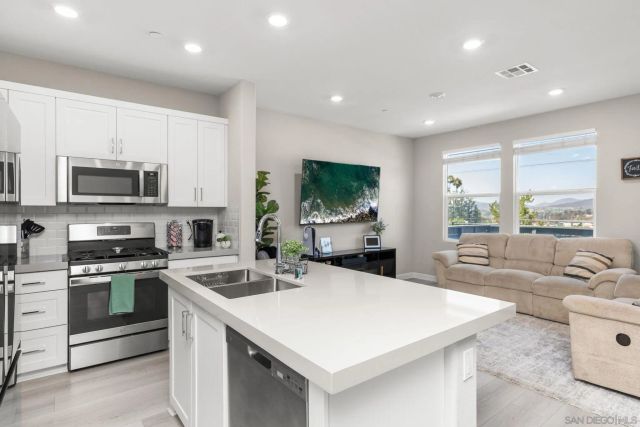 1202 Sunrise View 103, San Marcos, CA 92078