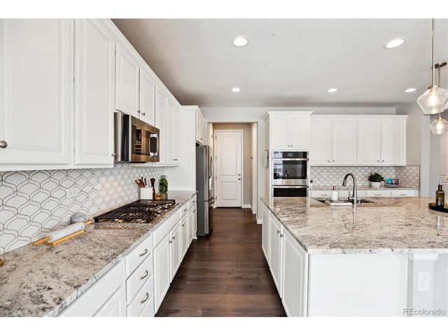 8102 Adams Fork Ave, Littleton, CO 80125