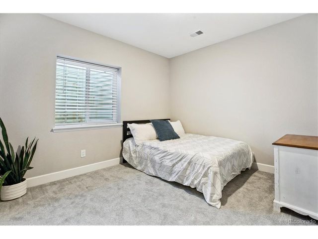 8102 Adams Fork Ave, Littleton, CO 80125