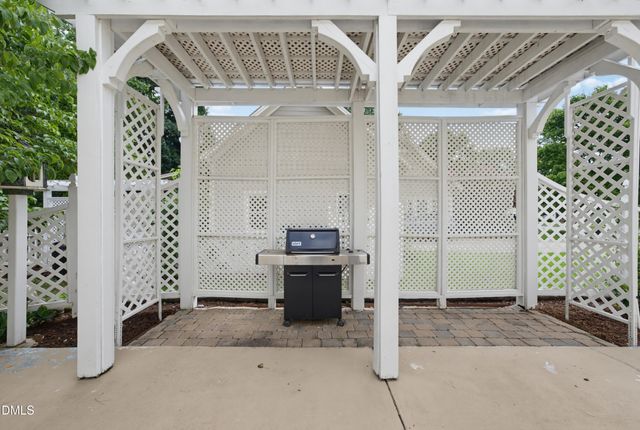 1709 Falls River Avenue, Raleigh, NC 27614