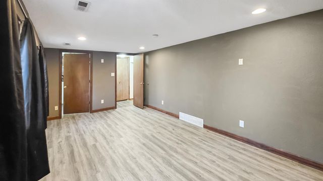 2015 Waterloo Road, Cedar Falls, IA 50613