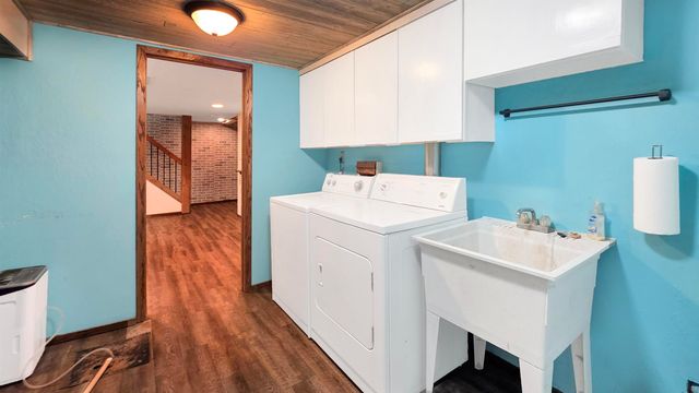 2015 Waterloo Road, Cedar Falls, IA 50613