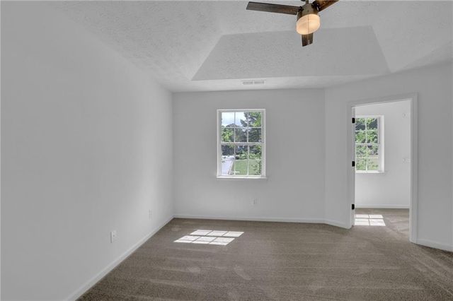 848 Burton Ridge Drive, Loganville, GA 30052