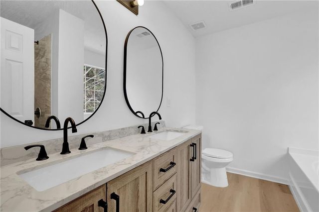 848 Burton Ridge Drive, Loganville, GA 30052