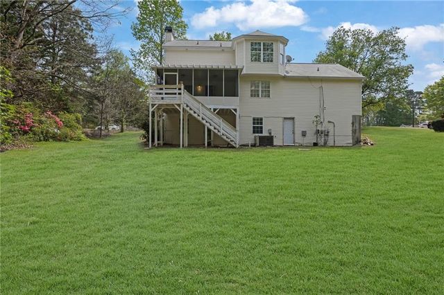 848 Burton Ridge Drive, Loganville, GA 30052