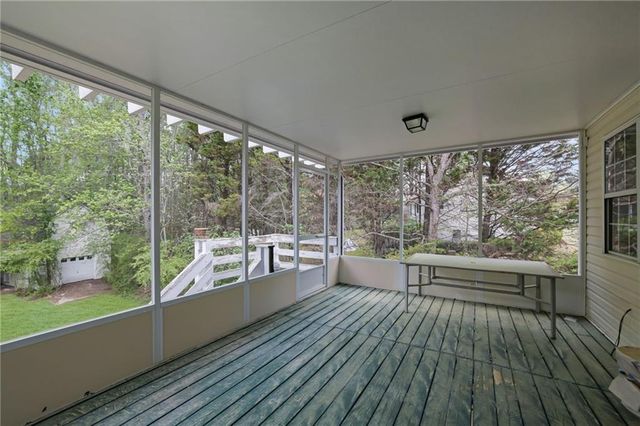 848 Burton Ridge Drive, Loganville, GA 30052