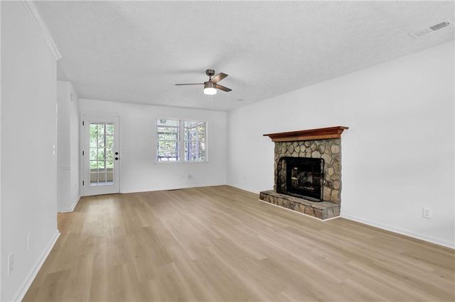 848 Burton Ridge Drive, Loganville, GA 30052