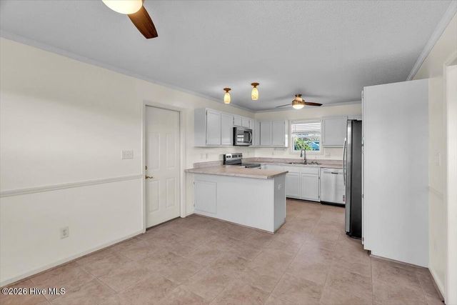 423 Dion Drive, Hubert, NC 28539