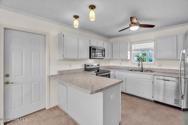 423 Dion Drive, Hubert, NC 28539