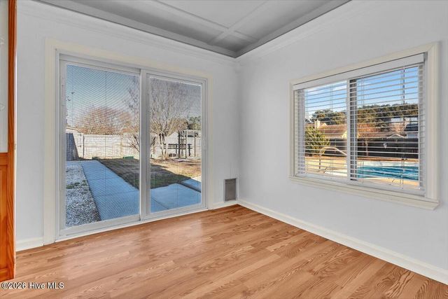 423 Dion Drive, Hubert, NC 28539