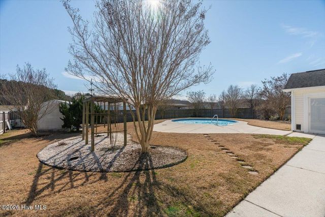 423 Dion Drive, Hubert, NC 28539