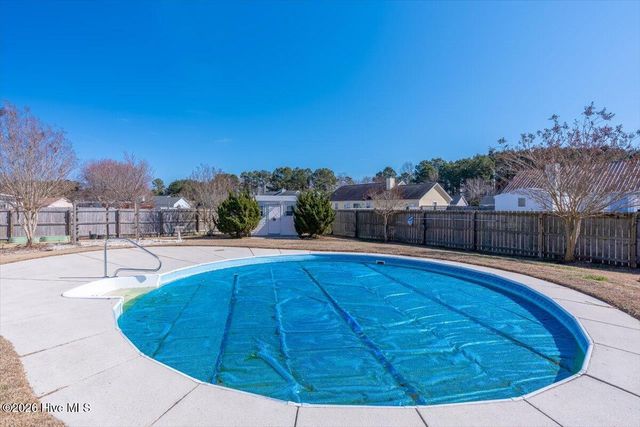 423 Dion Drive, Hubert, NC 28539