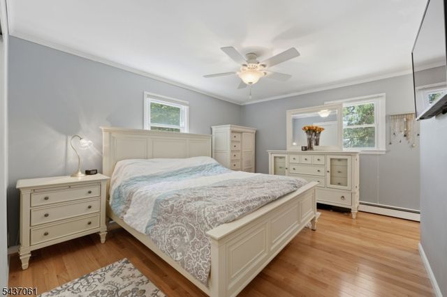 16 Windsor Dr, Jefferson Twp., NJ 07438