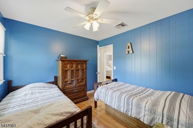 16 Windsor Dr, Jefferson Twp., NJ 07438