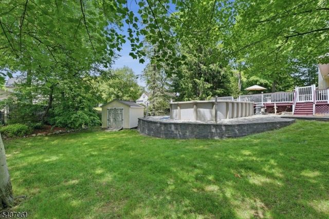 16 Windsor Dr, Jefferson Twp., NJ 07438
