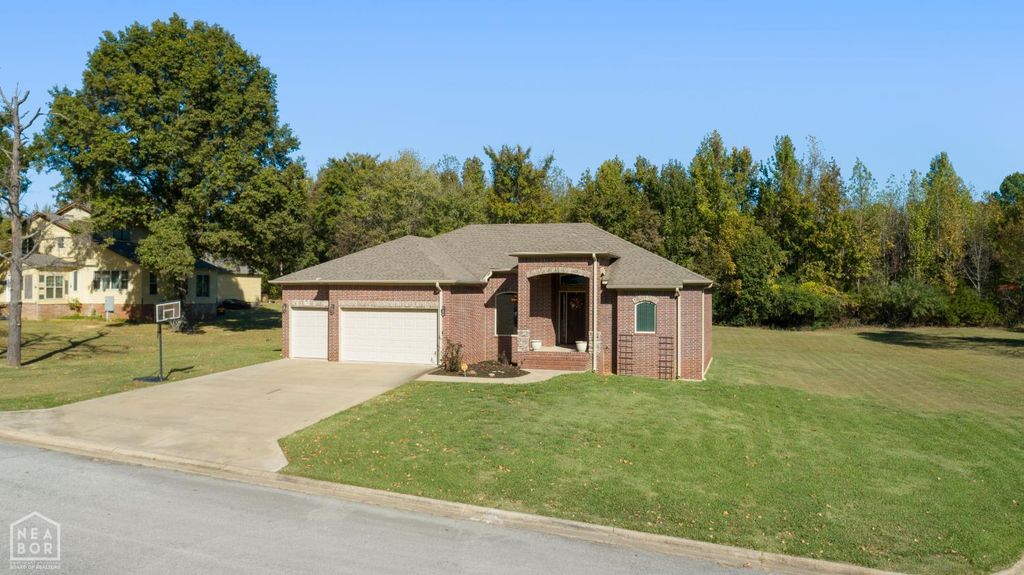 3012 Vista Court, Jonesboro, AR 72404