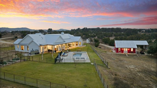 452 Southwick Ranch RD, Johnson City, TX 78636