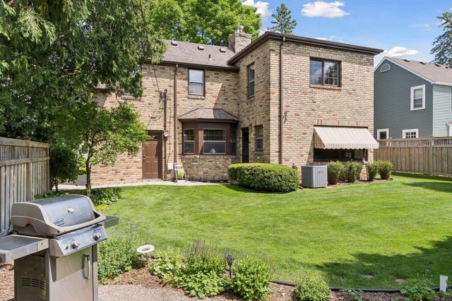 671 Josephine Place, Saint Paul, MN 55116