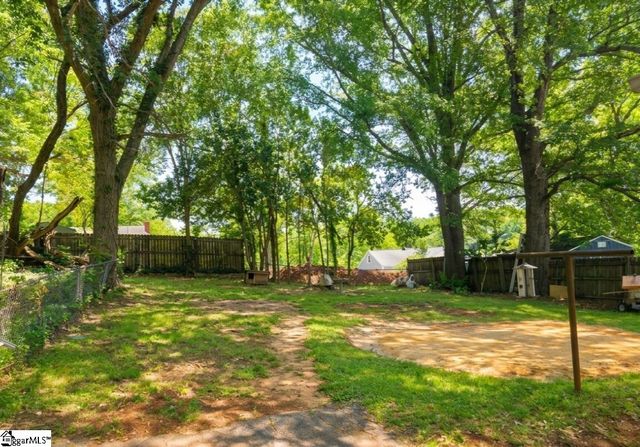 18 Dixie Avenue, Greenville, SC 29607