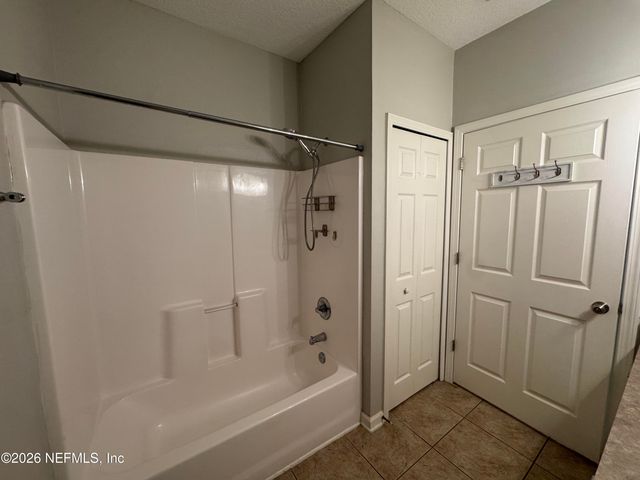 5006 KEY LIME Drive 305, Jacksonville, FL 32256