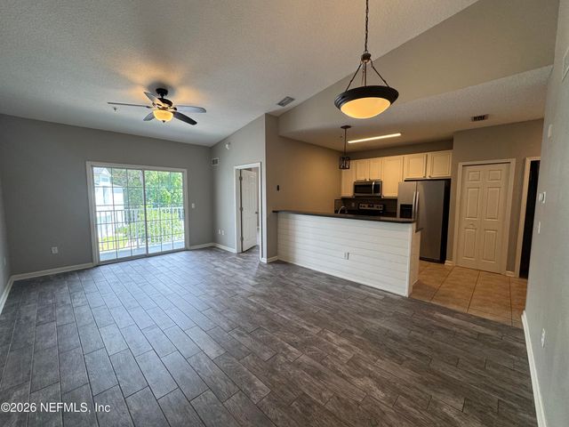 5006 KEY LIME Drive 305, Jacksonville, FL 32256