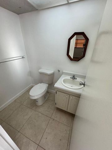 201 BRITTANY E, Delray Beach, FL 33446